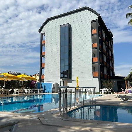 Bellissima Hotel Side Exterior photo