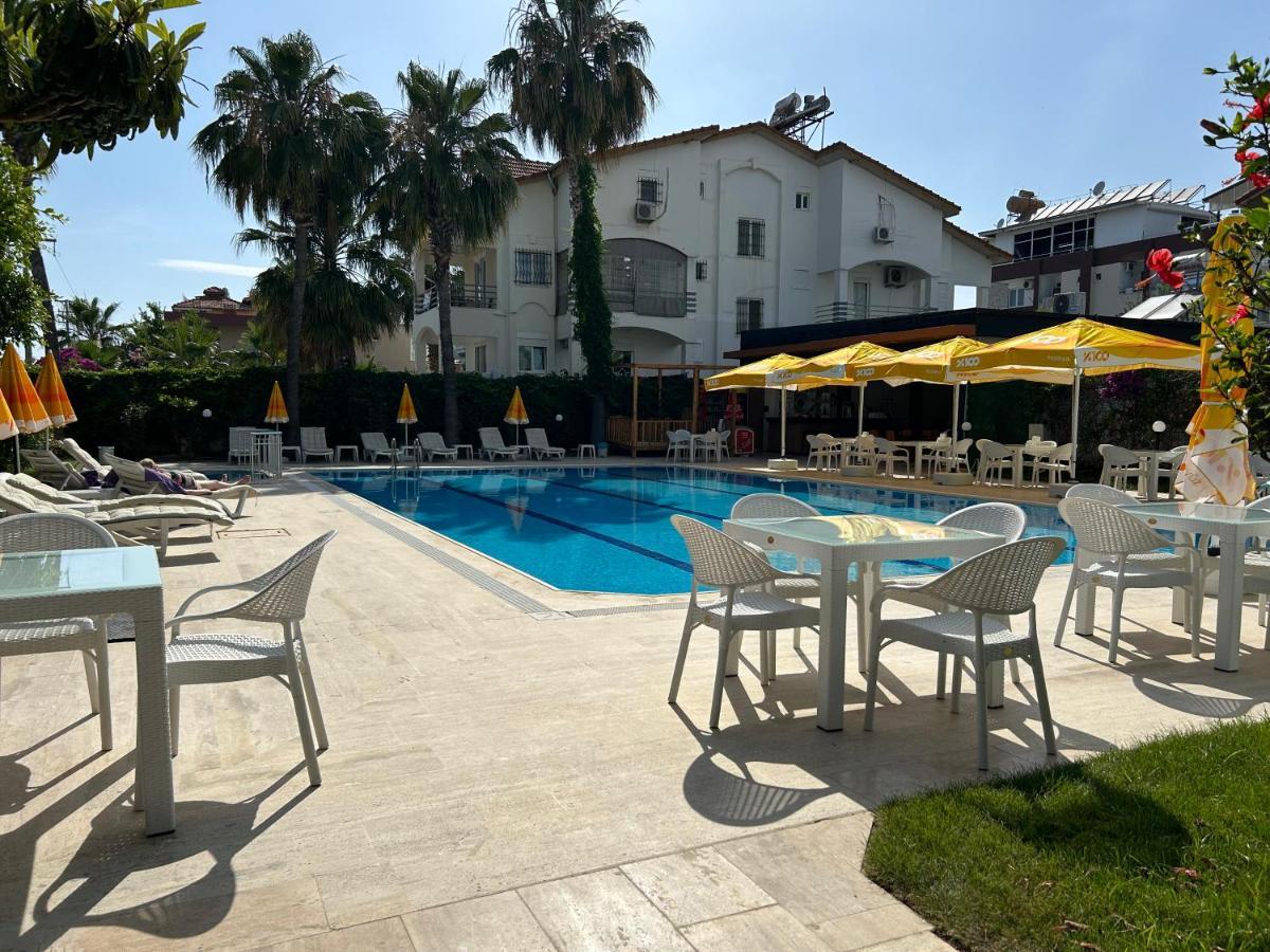 Bellissima Hotel Side Exterior photo
